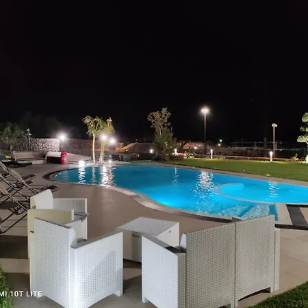 Paradiso Con Piscina In Esclusiva